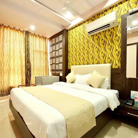 Oyo 2403 Hotel Aamantran Avenue Удджайн Екстер'єр фото
