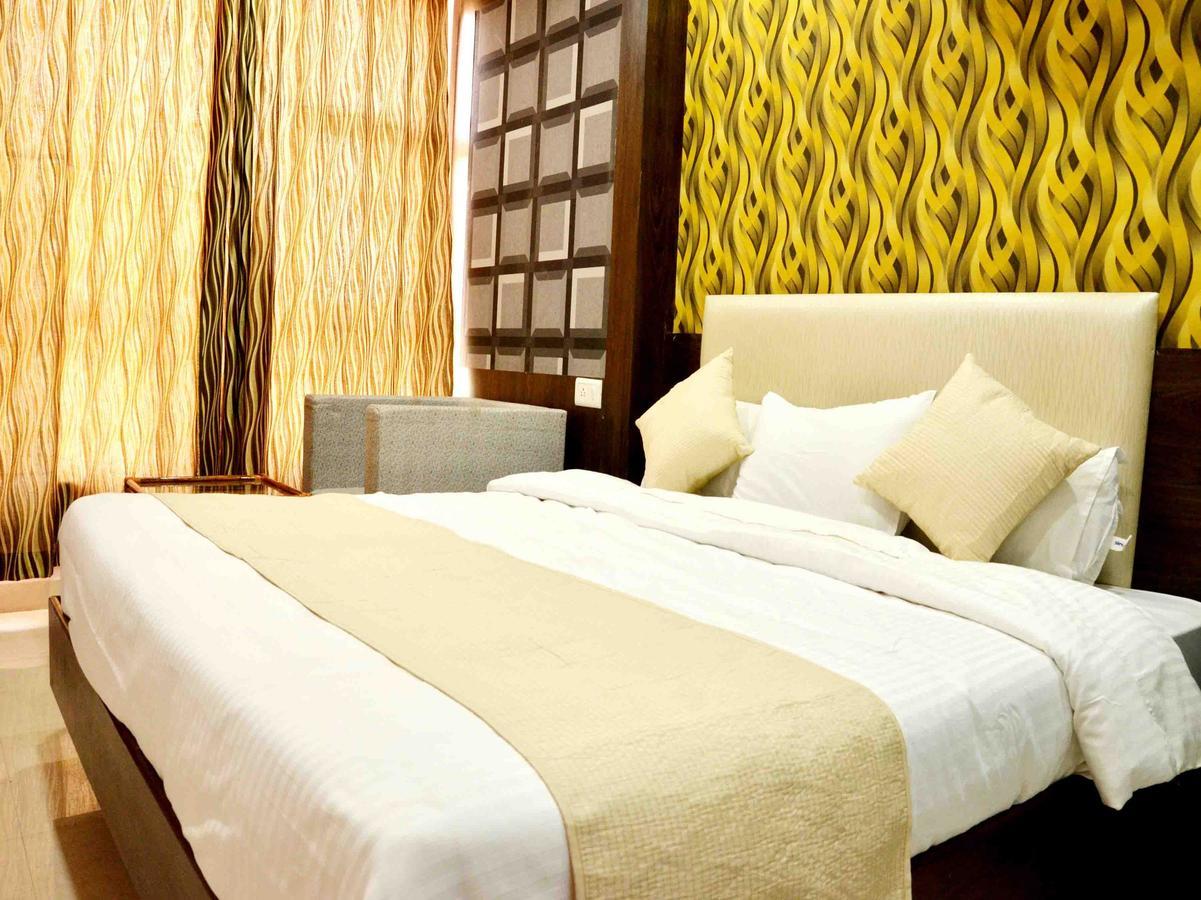 Oyo 2403 Hotel Aamantran Avenue Удджайн Екстер'єр фото