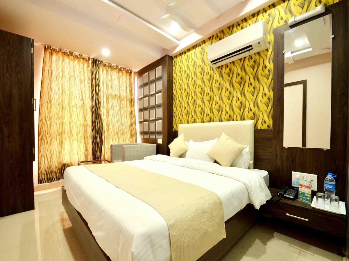 Oyo 2403 Hotel Aamantran Avenue Удджайн Екстер'єр фото